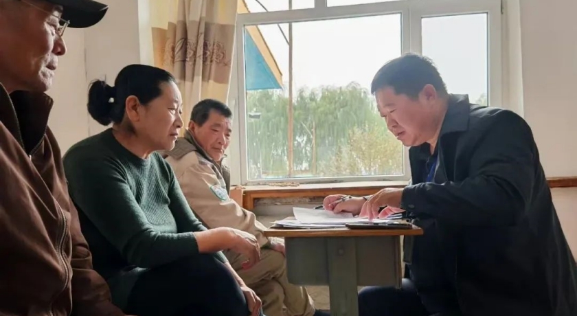 他,登上了今天的《人民日报》